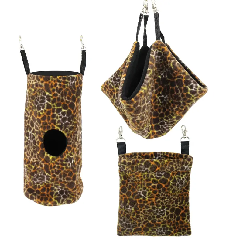 Giraffe-Shaped Pouch Set For Small Pets 1
