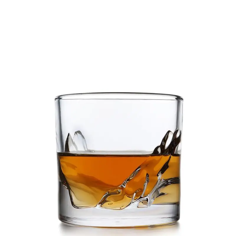 Grand Canyon-Inspired Whiskey Gift Set With Glassware 1